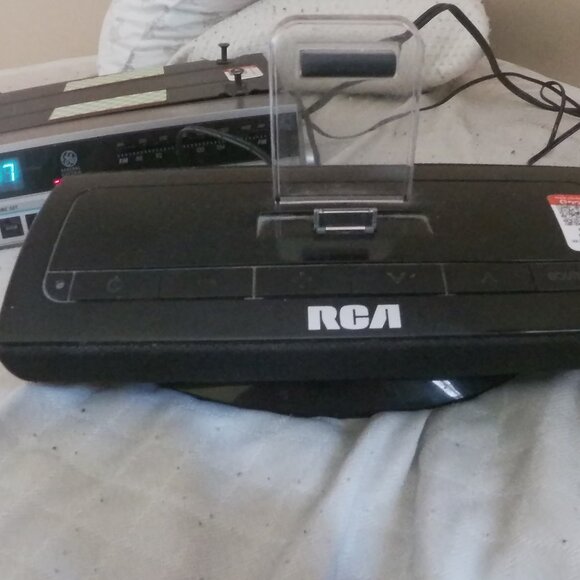 RCA iPod Dock Sound System Ri173 - Picture 1 of 5